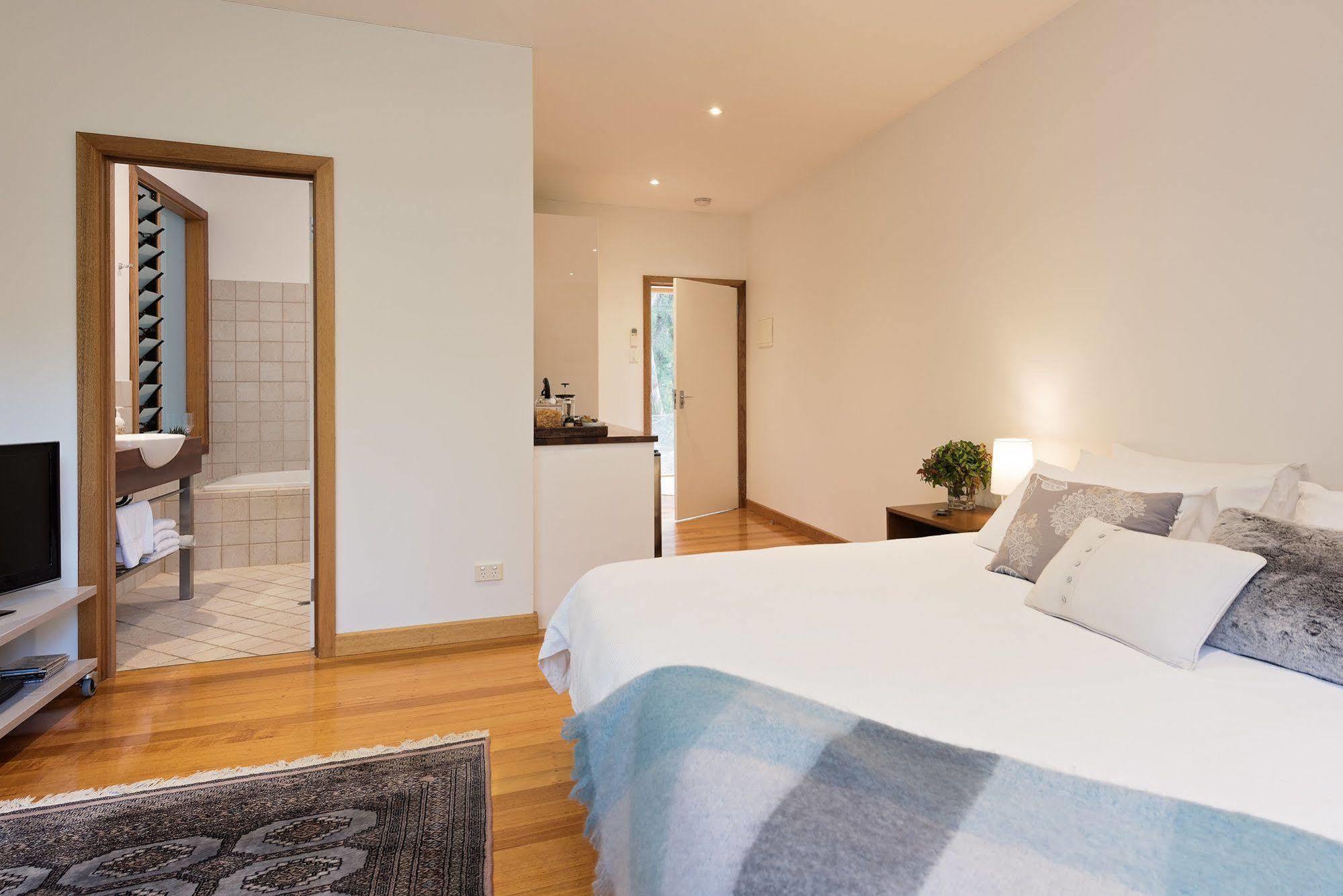 Cladich Pavilions Bed And Breakfast Aldgate Dış mekan fotoğraf
